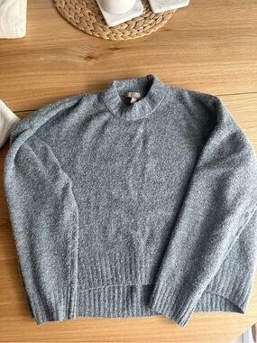 H&M Men's Heather Gray Crewneck Sweater